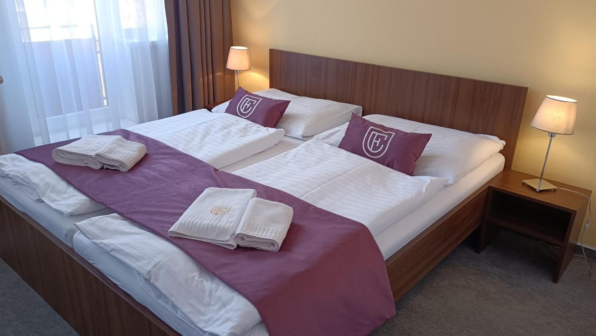 Hotel Eminent Stupava Exterior photo